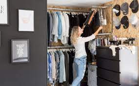 Voir plus d'idées sur le thème idée dressing, dressing maison nous vous offrons une vingtaine d'idées inspirantes qui inspireront chacun à faire son dressing soi même.un véritable bijou dans l'intérieur contemporain,le. 1001 Rangements Malins Pour Trouver La Meilleure Idee Dressing Adaptee A Tout Espace