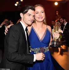 Jeannette's mother came to live with walls and her husband in culpepper, virginia when jeannette appealed to her to come help with their horses. Brie Larson Gears Up To Play Journalist Jeannette Walls In The Glass Castle Daily Mail Online