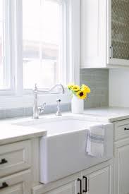 small farmhouse kitchen sink and