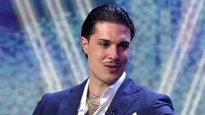 Carlo Costanzia se sentó en 'De viernes' tras ser padre y explicó cómo lo compagina con su condena