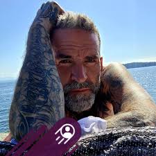 A question about flooring for people that are familiar with renos or are  installers/contractors….. We had new laminate flooring installed in our  house