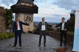 Swift code contains eight(8) to the above list is the currently available data of swift / bic codes of unicredit bank austria ag branches. Bank Austria Finanzservice Zeichnet Die Besten Vertriebspartner Aus Unternehmen 17 12 2020 Fonds Professionell