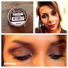 Julie Gott's Instagram, Twitter & Facebook