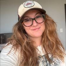 Who are good hairstylists and makeup artists in Shepherdsville?