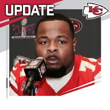 Chiefs RT Jawaan Taylor suffered a mild knee sprain against the Texans, per  Jay Glazer.