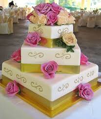 1 Tier Black And Gold Square Cake Cake Gold Pink And Black Wedding Unusual Square Wedding Cake Pictures Gold Ivory Weddin Gold Square Wedding Cakes Wedding Cake Pictures Ivory Wedding Cake