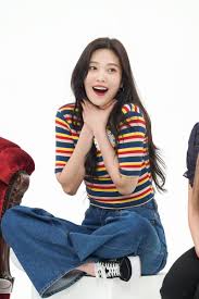 Do you like their clothes?✧ if you like this video please like and subscribe ♡ ✧ watch blackpink members 'abs' . Red Velvet Weekly Idol Ep 422 Feminino Looks Seulgi