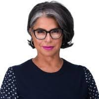 Elizabeth Giannone's Instagram, Twitter & Facebook