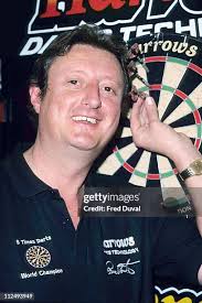 225 Eric Bristow Photos & High Res Pictures