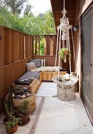 Wohntipps Und Ideen Fur Balkongestaltung Das Beste Aus Einem Kleinen Aussenbereich Machen Kleine Aussenraume Balkonentwurf Outdoor Platze