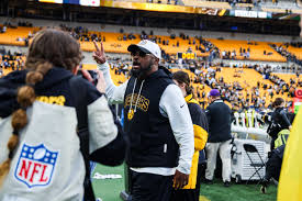 Mike Tomlin teases potential Steelers trade deadline acquisition: 'I like  shopping' - pennlive.com