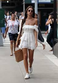 Emily ratajkowski posted some pictures on instagram wearing an orpheus top ($75.00) and emily ratajkowski out and about in los angeles. Emily Ratajkowski Steps Out In All White Look Footwear News