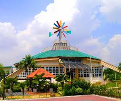 The main industries are transportation and logistics, shipbuilding, petrochemicals and other heavy industries. 8 Lokasi Menarik Di Pasir Gudang Untuk Short Getaways Rileklah Com