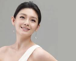 My heart goes out to Barbie Hsu's family during this time of sorrow. If  you've followed Asian pop culture since the 90s, you know who she is. She  was the beloved female