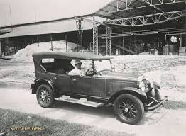 Vervaardigingsjaar Ca 1920 Vervaardigingsplaats Kali Omschrijving Inspectie Per Auto Vermoedelijk Op De Suikerfabriek Kali Bogor Te Banjoemas Midden Indonesia