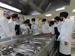 Conviértete en profesional de la cocina gracias al título oficial de la escuela superior de hostelería completa tu formación: Villarcayo Aspira Al Ciclo De Grado Superior De Fp De Cocina Noticias Diario De Burgos