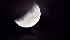 Кроме того, 26 мая произойдет полное лунное затмение, которое астрологи считают кармическим, поскольку этим космическим явлением откроется коридор затмений. Shpargalka Na 5 Iyunya 2020 Goda Chto Mozhno I Nelzya Delat V Lunnoe Zatmenie Delfi