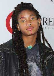 So where better for willow to come forward publicly. Willow Smith Attends Paris Fashion Week In The Coolest Eyeliner Look Eyeliner Looks Edgy Makeup Willow Smith