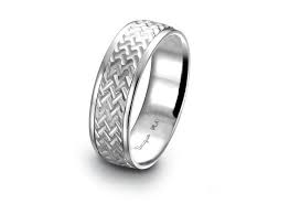 Unique Settings Of New York Platinum Men S Wedding Band With A Milled Herringbo Favorite Engagement Rings Mens Wedding Rings Unique Mens Wedding Bands Platinum
