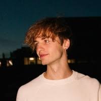 400+ profilů „Wolowicz“