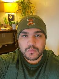 I'm the only one here who actually looks like their avatar fr 👀