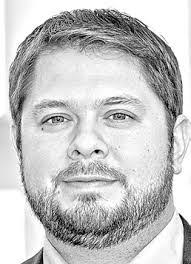 Robert Larder's Instagram, Twitter & Facebook