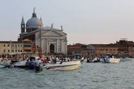 Festa del redentore history what began as a feast to give thanks to the end of a terrible epidemic has transformed into one of the world's most renowned fireworks displays. Festa Del Redentore 2021 Events Venezia Unica