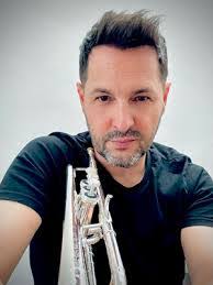 Eric Knorr's Instagram, Twitter & Facebook