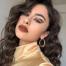 Samira Saunders's Instagram, Twitter & Facebook