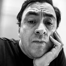 En el siglo I d.C., un niño frigio fue vendido como esclavo al Imperio  romano. Su nombre: Epicteto. Creció con una pierna enferma. Su amo, cruel,  le torció la pierna hasta dejarlo