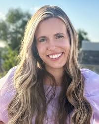 Vanessa Hyde's Instagram, Twitter & Facebook