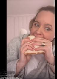 Promote with Maxine Berry (@yorkshireyankeats)