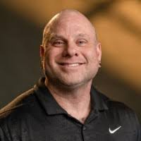 Lea Ratay's Instagram, Twitter & Facebook