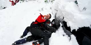 Nieve en madrid | actividades para hacer en la sierra de madrid en familia, con niños y en grupo raquetas trineos iglús ¡ven y disfrútala! Cqfpwztspo8avm