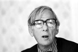 22577765-Peter Shore MP at a Labour party solidarity meeting in the North  British hotel, Glasgow, September 1981.