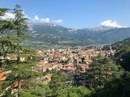 Rovereto has borgo sacco, lizzana, lizzanella. Rovereto Wikipedia