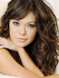 Cool Haircut For Wavy Frizzy Hair Click For Other Hair Styles Http Www Shortcurlyhaircuts N Curly Hair Styles Naturally Medium Hair Styles Layered Curly Hair
