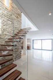 Maison Avec Un Style Prairie Ou Prairie House Escaliers Maison Escalier Design Residence Architecture