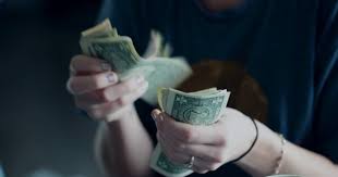 Dacă activitatea este întreruptă temporar din motive economice, tehnologice sau structurale, salariaților li se suspendă contractele individuale de șomajul tehnic. Somaj Tehnic Si Indemnizatie Suportata De Angajator Dupa Decontarea De 41 5 Care E Procedura