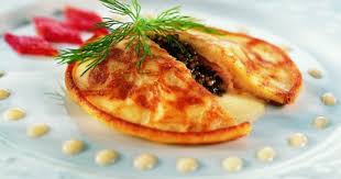 Crepe Parmentiere Au Saumon Sauvage Et Caviar Beurre Leger Aux Zestes De Citron Par Georges Blanc Recette Crepes De Pommes De Terre Alimentation Recette