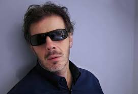 Born in greve in chianti in 1959, aleandro baldi (birthname aleandro civai) was first discovered in 1986 by producer and songwriter giancarlo bigazzi, who helped record the track e la nave va, which baldi premiered at the sanremo festival that same year. Aleandro Baldi Dalla Cecita Alla Vita Privata Pio E Amedeo L Hanno Censurato