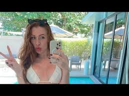 2009 machte sie ihr abitur. Georgina Fleur Zeigt Erstmals Ihren Babybauch De Youtube