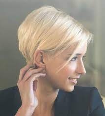 Jolie modele coupe courte femme 50 ans. La Coupe Courte Pixie Cut Tres Tendance 26 Superbes Modeles Qui Vont Vous Ravir