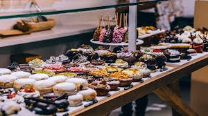 In unserem küchenstudio sehen sie alle materialien sowie elektrogeräte bekannter hersteller und. Die Sechs Besten Adressen Fur Kuchen Take Away In Dusseldorf Dusseldorf Storys
