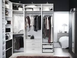 Ikea rangements pour salle de bains voir plus d idées sur le thème dressing chambre amenagement chambre chambre à coucher avec dressing. Rangement Chambre Les Alternatives A L Armoire Classique Rangement Chambre Idee Dressing Conceptions De Placard