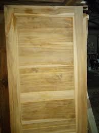 Saat ini bisa dikatakan kebutuhan akan kusen pintu kayu sangat tinggi, hal ini terjadi karena semakin banyaknya perumahan yang dibangun di berbagai daerah, khususnya di sekitar jakarta, bogor, depok, tangerang dan bekasi atau harga per meter. Pintu Kusen Bahan Jati Pd Hikmah Abadi