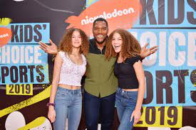 Michael strahan might just be the american dream personified. Michael Strahan S Twin Daughters Aren T Afraid To Flaunt Their Dad S Wealth