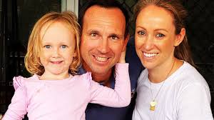 December 2018 davina's white bow. Coronavirus Davina Smith S Heartbreak At Being Separated From Military Husband Stationed In Queensland