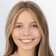 Natalie Raymer's Instagram, Twitter & Facebook