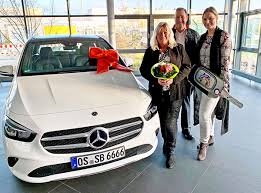 The universal bank was founded under the name daimlerchrysler bank in 2001 and obtained a banking license in 2002. Volksbank Gmhutte Hagen Bissendorf Eg Ghb 19 November Sechs Mercedes Benz B Klasse An Vr Gewinnsparer Ubergeben